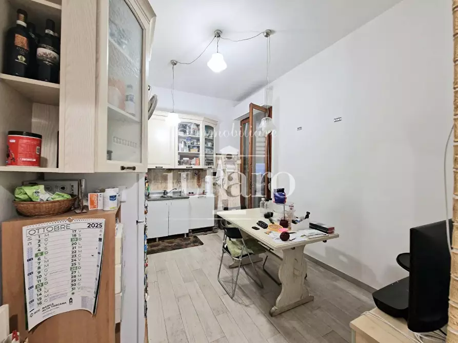 Immagine 9 di Appartamento in vendita  a Campi Bisenzio