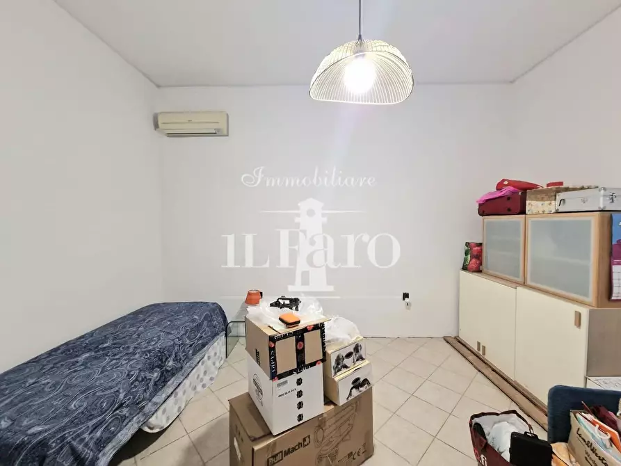 Immagine 27 di Appartamento in vendita  a Campi Bisenzio