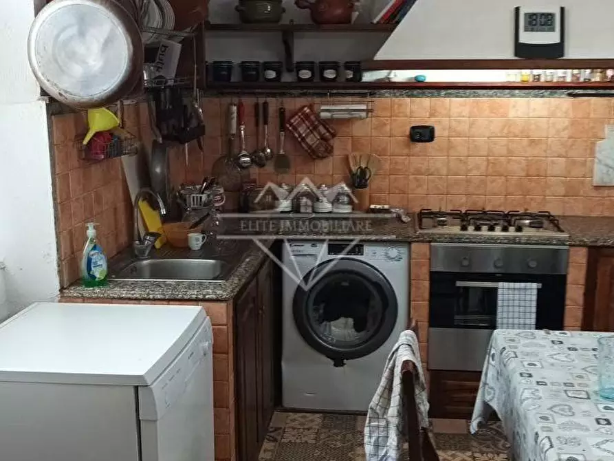 Immagine 5 di Casa semindipendente in vendita  a Ortonovo