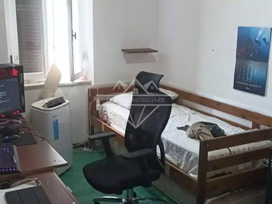 Immagine 10 di Casa semindipendente in vendita  a Ortonovo