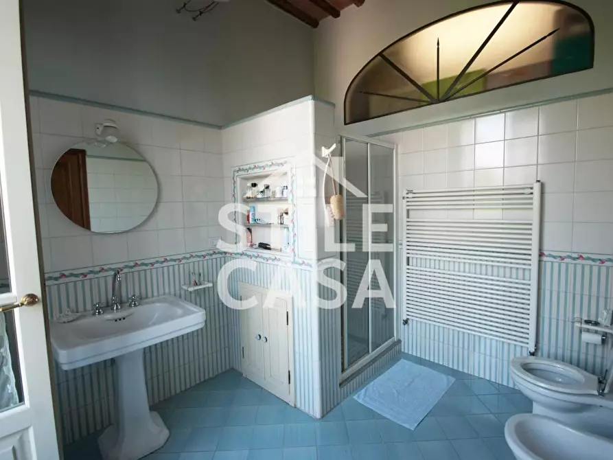 Immagine 29 di Villa in vendita  a Castelfranco Di Sotto