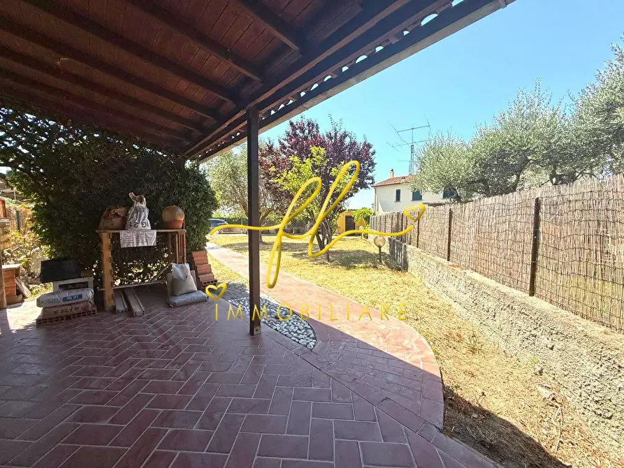 Immagine 17 di Casa semindipendente in vendita  a Cecina