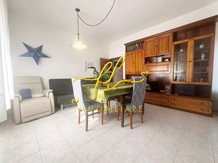 Immagine 9 di Appartamento in vendita  a Cecina