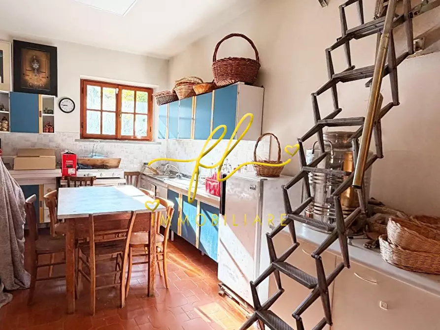 Immagine 21 di Villa in vendita  a Pomarance