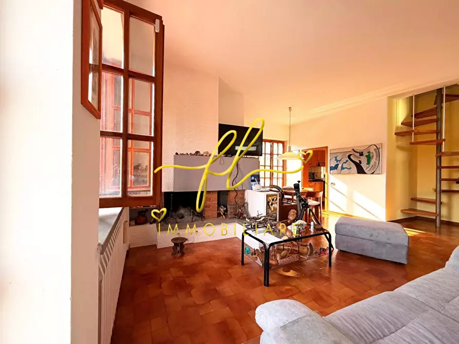 Immagine 2 di Villa in vendita  a Pomarance