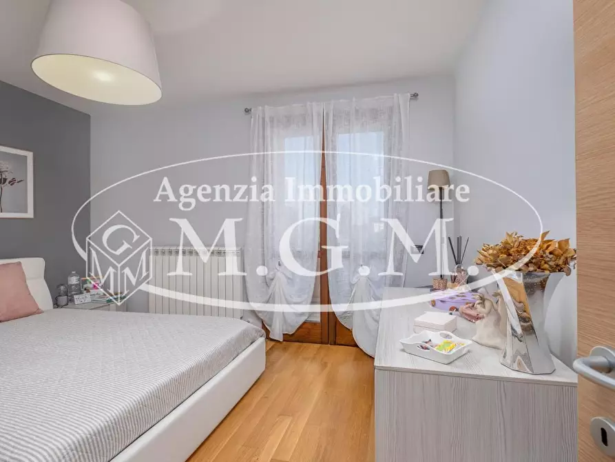 Immagine 17 di Villetta a schiera in vendita  a Calcinaia