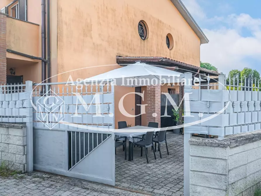 Immagine 27 di Villetta a schiera in vendita  a Calcinaia