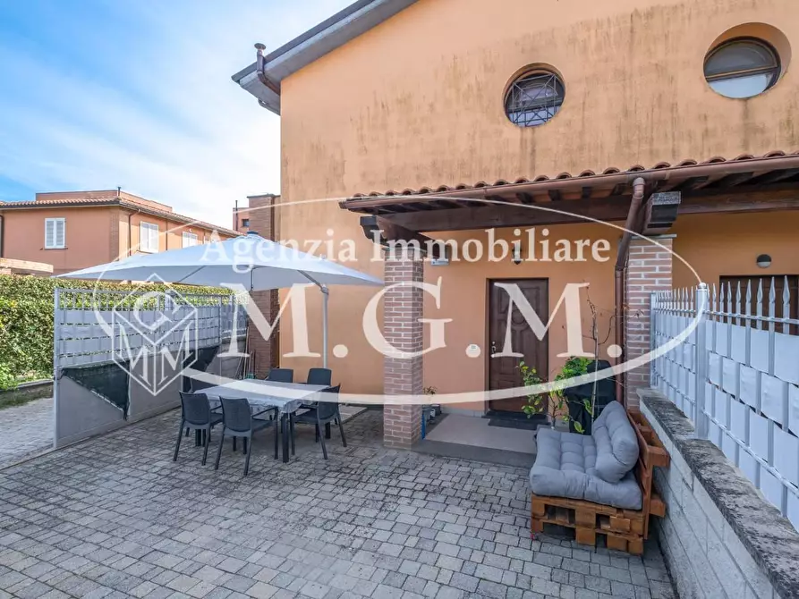 Immagine 2 di Villetta a schiera in vendita  a Calcinaia