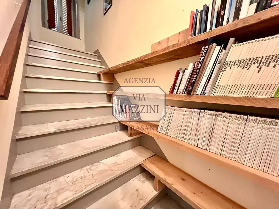 Immagine 8 di Casa semindipendente in vendita  a Seravezza