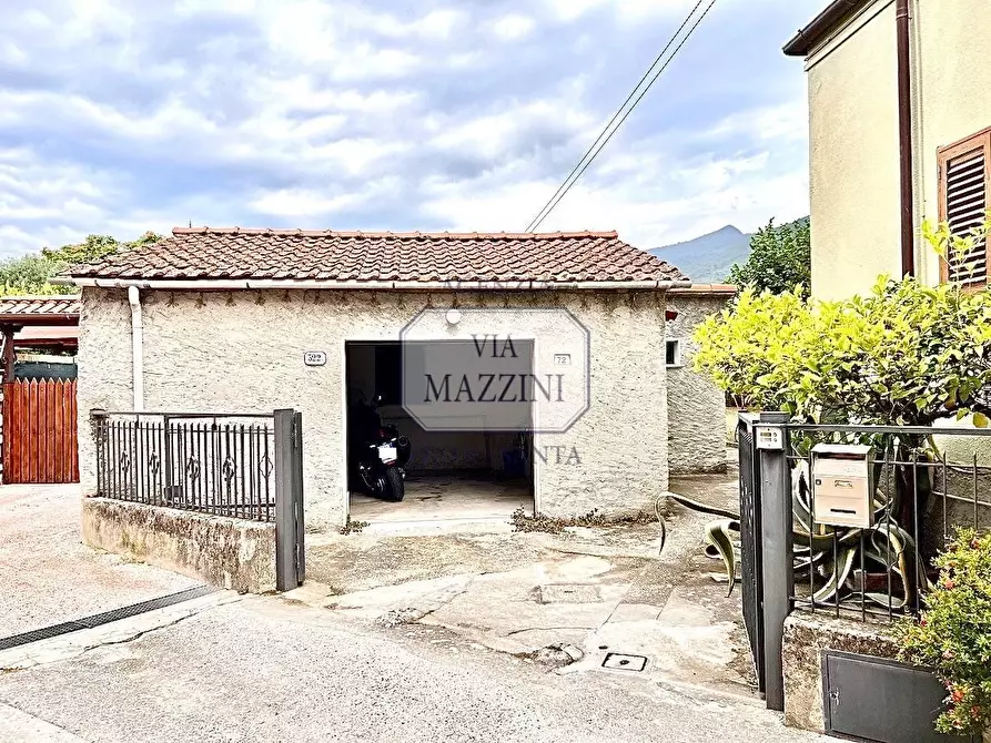 Immagine 25 di Casa semindipendente in vendita  a Seravezza