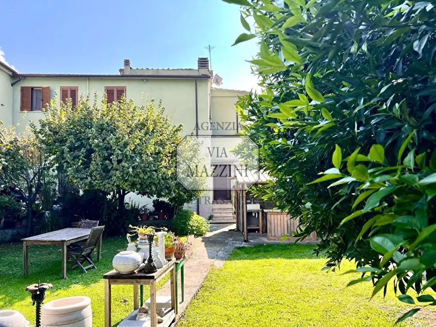 Immagine 1 di Casa semindipendente in vendita  a Seravezza