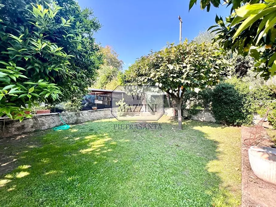 Immagine 23 di Casa semindipendente in vendita  a Seravezza