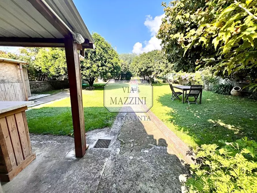 Immagine 14 di Casa semindipendente in vendita  a Seravezza