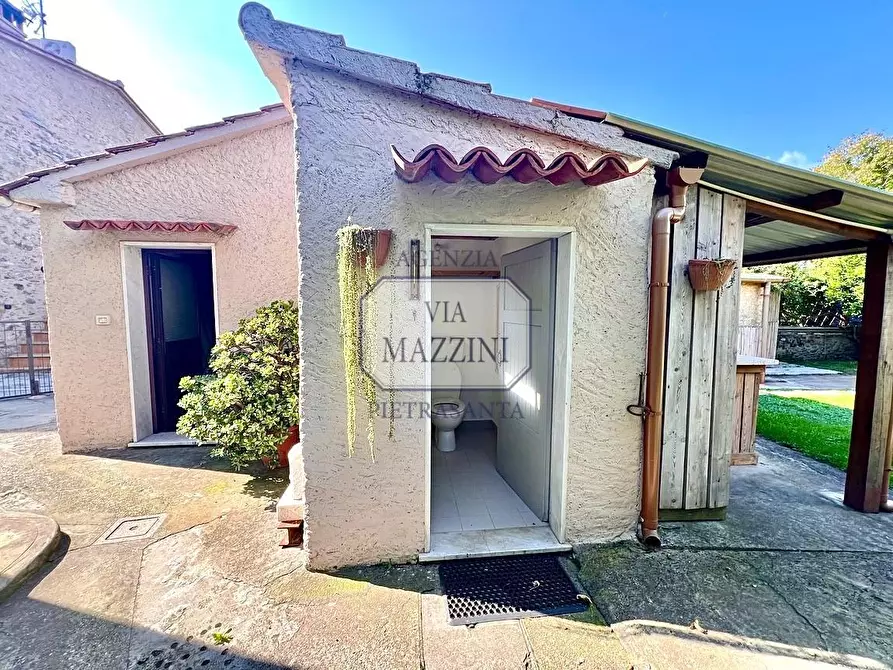 Immagine 13 di Casa semindipendente in vendita  a Seravezza