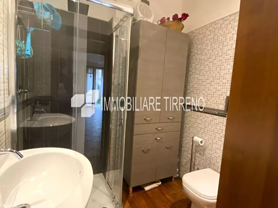 Immagine 12 di Appartamento in vendita  a Massa