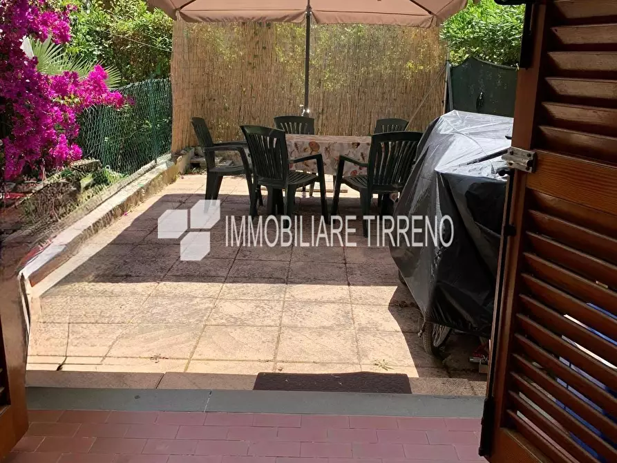 Immagine 1 di Appartamento in vendita  a Massa