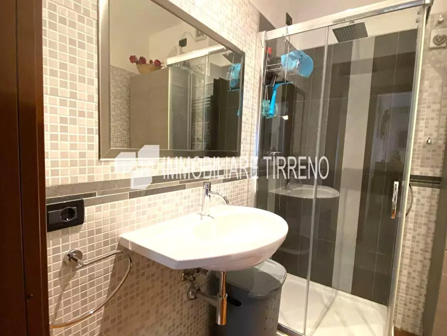 Immagine 10 di Appartamento in vendita  a Massa