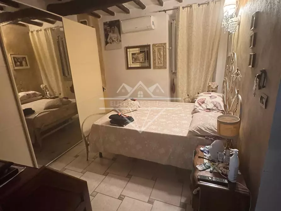 Immagine 15 di Porzione di casa in vendita  a Carrara