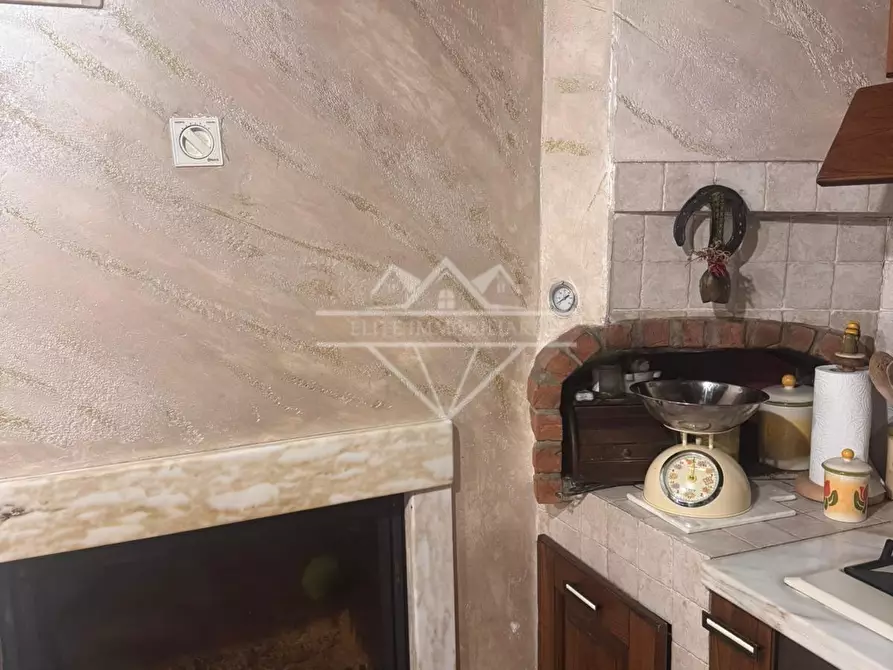 Immagine 5 di Porzione di casa in vendita  a Carrara