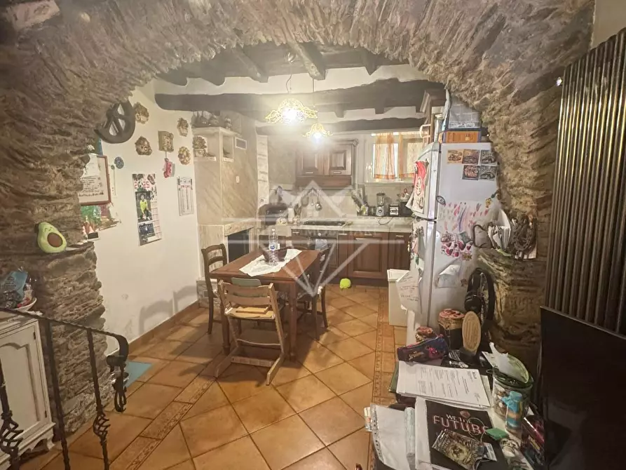 Immagine 1 di Porzione di casa in vendita  a Carrara