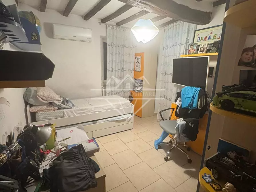 Immagine 17 di Porzione di casa in vendita  a Carrara