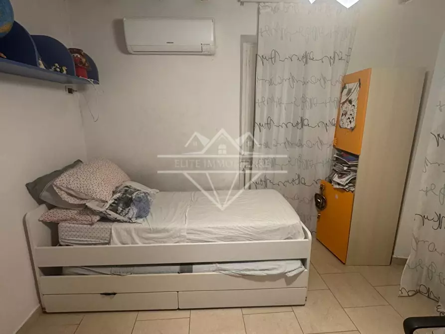 Immagine 18 di Porzione di casa in vendita  a Carrara