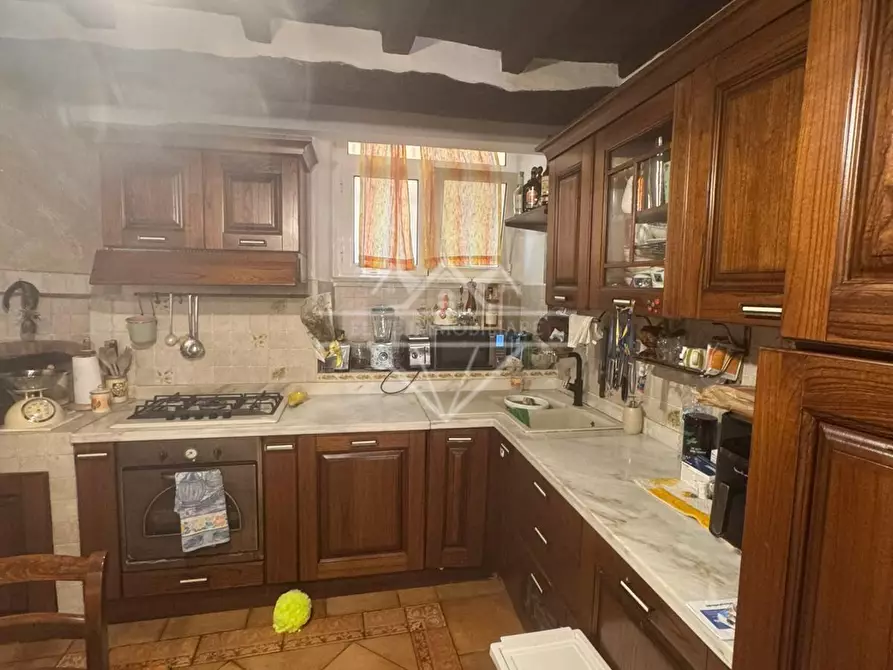 Immagine 4 di Porzione di casa in vendita  a Carrara