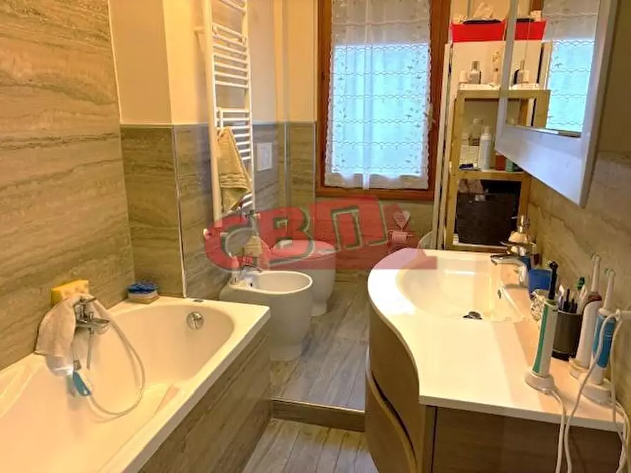 Immagine 11 di Appartamento in vendita  a Livorno