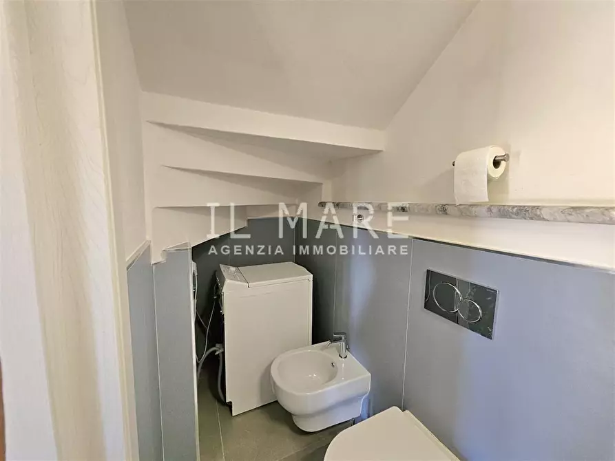 Immagine 6 di Casa semindipendente in vendita  a Massa