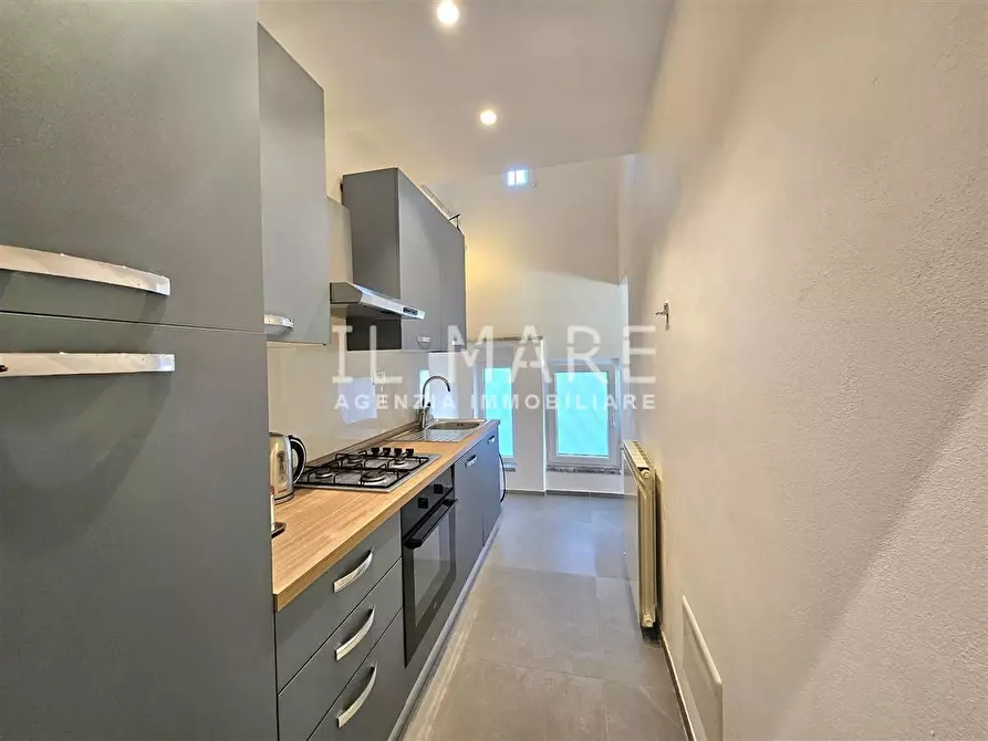 Immagine 9 di Casa semindipendente in vendita  a Massa