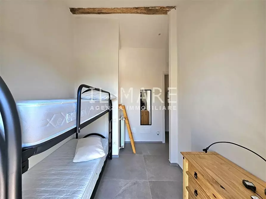 Immagine 15 di Casa semindipendente in vendita  a Massa