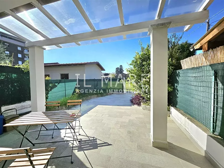 Immagine 28 di Casa semindipendente in vendita  a Massa