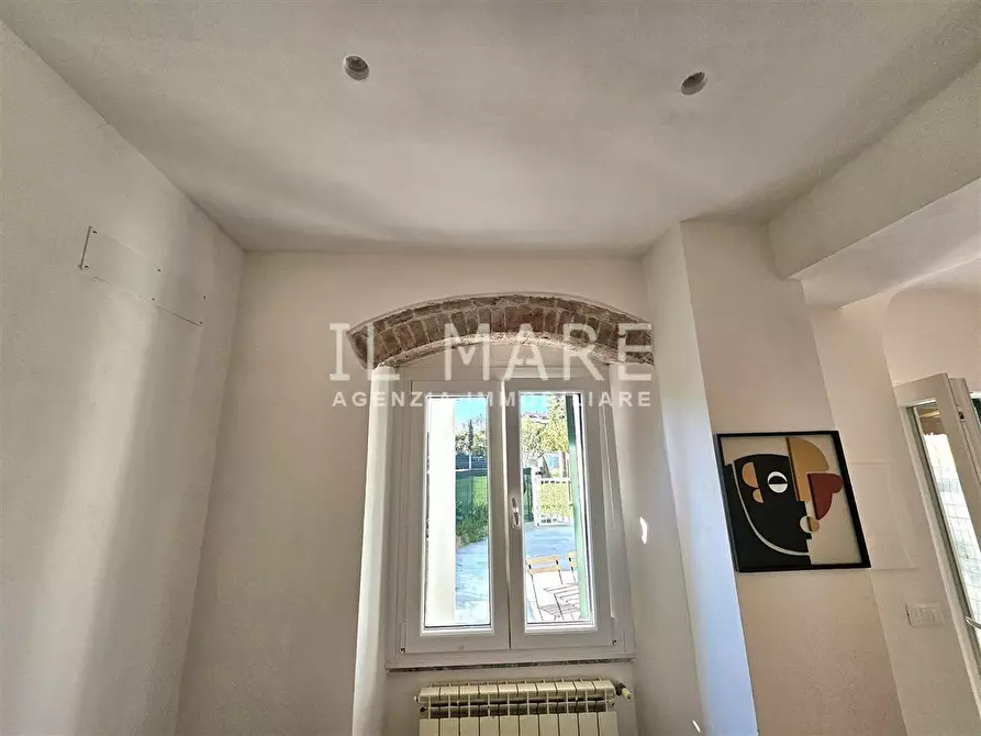 Immagine 27 di Casa semindipendente in vendita  a Massa