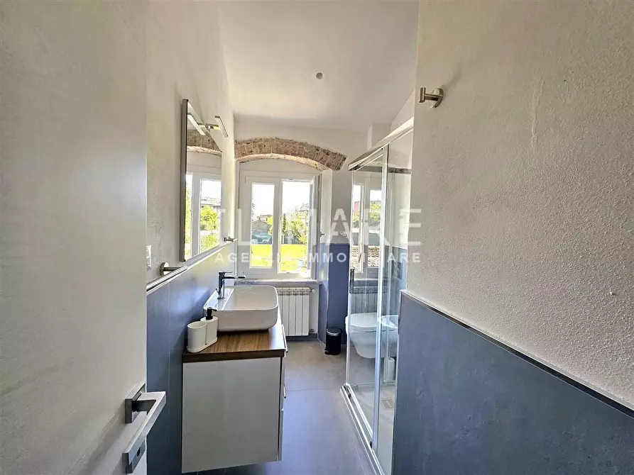 Immagine 20 di Casa semindipendente in vendita  a Massa