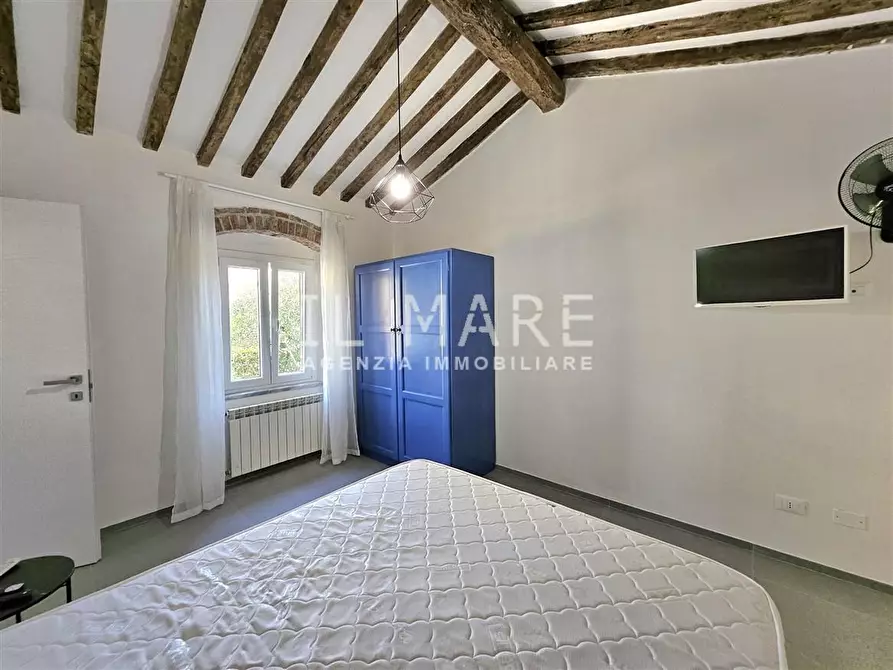 Immagine 25 di Casa semindipendente in vendita  a Massa