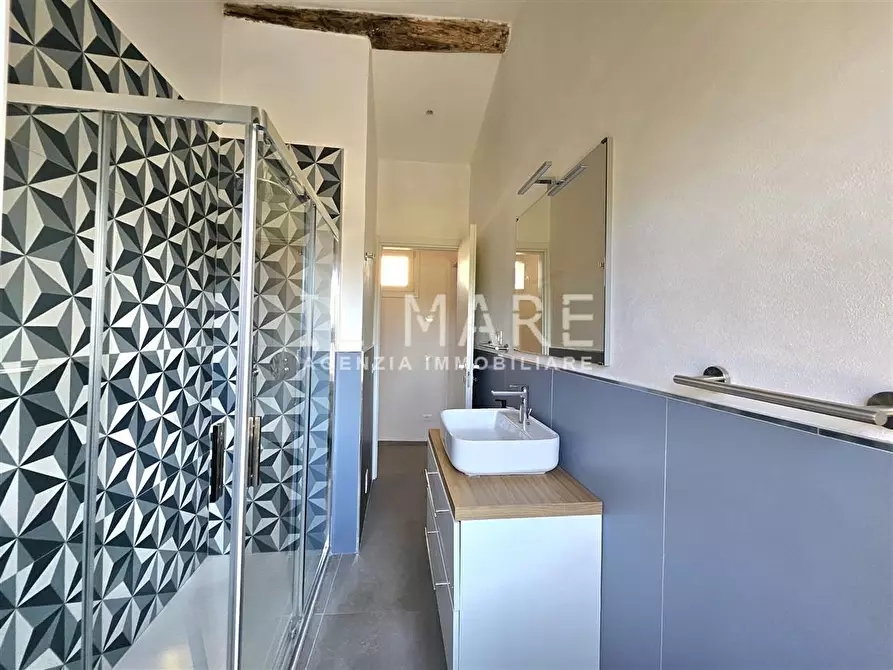 Immagine 22 di Casa semindipendente in vendita  a Massa