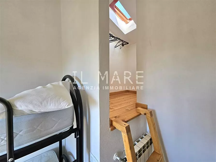 Immagine 16 di Casa semindipendente in vendita  a Massa