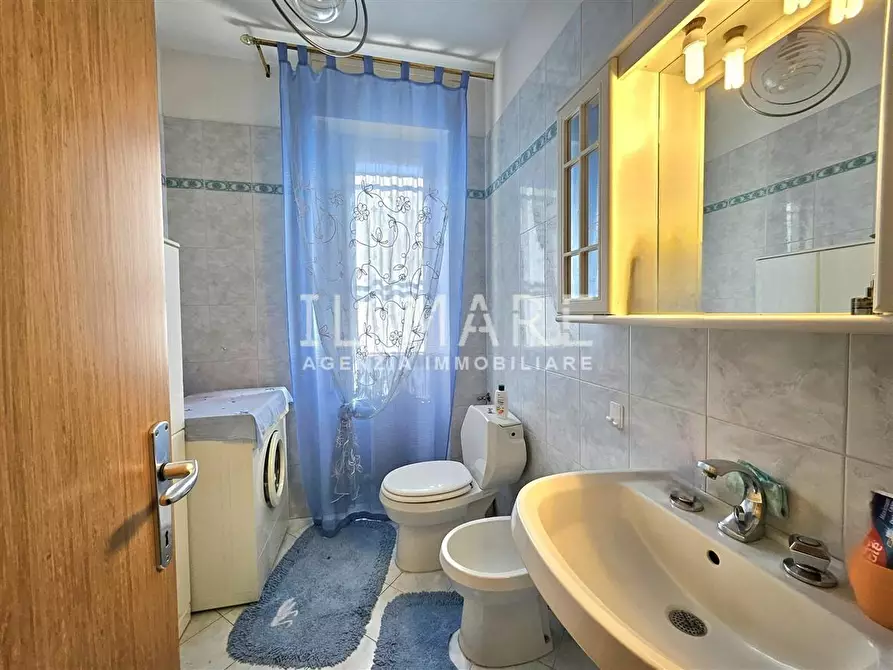 Immagine 30 di Appartamento in vendita  a Massa