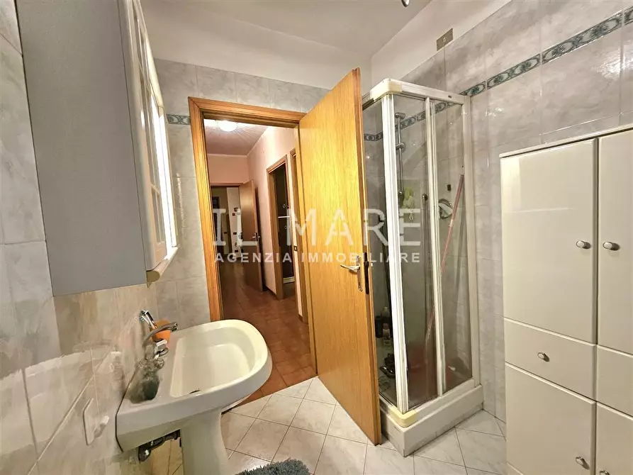 Immagine 13 di Appartamento in vendita  a Massa