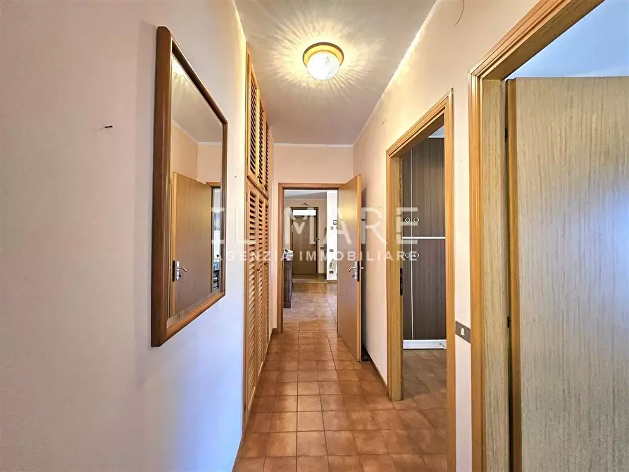 Immagine 36 di Appartamento in vendita  a Massa