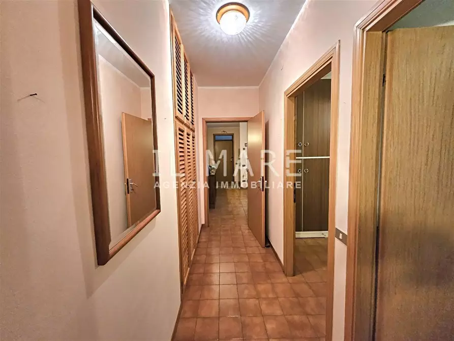 Immagine 19 di Appartamento in vendita  a Massa