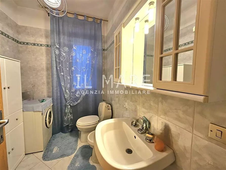 Immagine 15 di Appartamento in vendita  a Massa