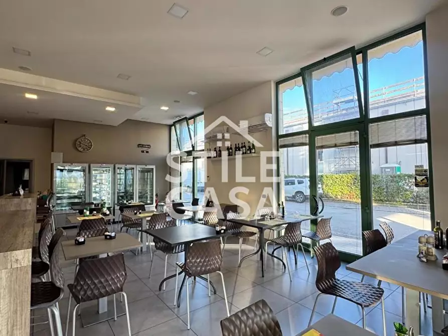 Immagine 1 di Bar / Ristorante in vendita  a Porcari