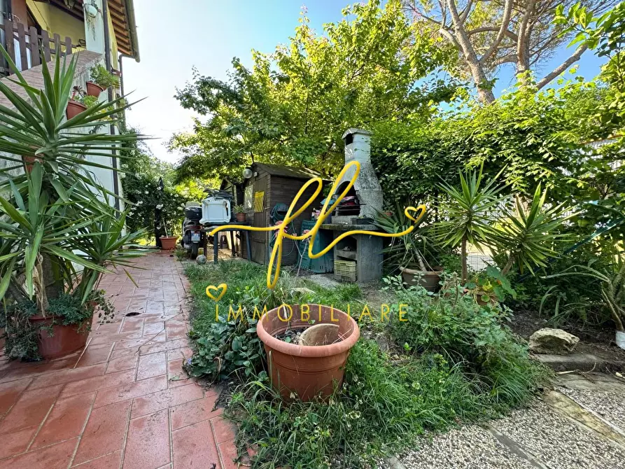 Immagine 32 di Appartamento in vendita  a Collesalvetti