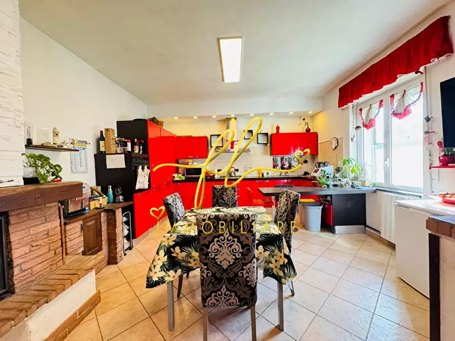 Immagine 1 di Appartamento in vendita  a Collesalvetti