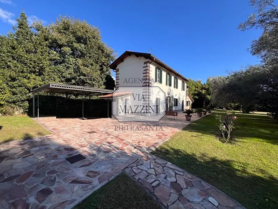 Immagine 4 di Rustico / casale in vendita  a Pietrasanta