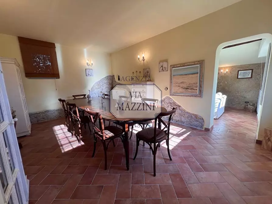 Immagine 13 di Rustico / casale in vendita  a Pietrasanta