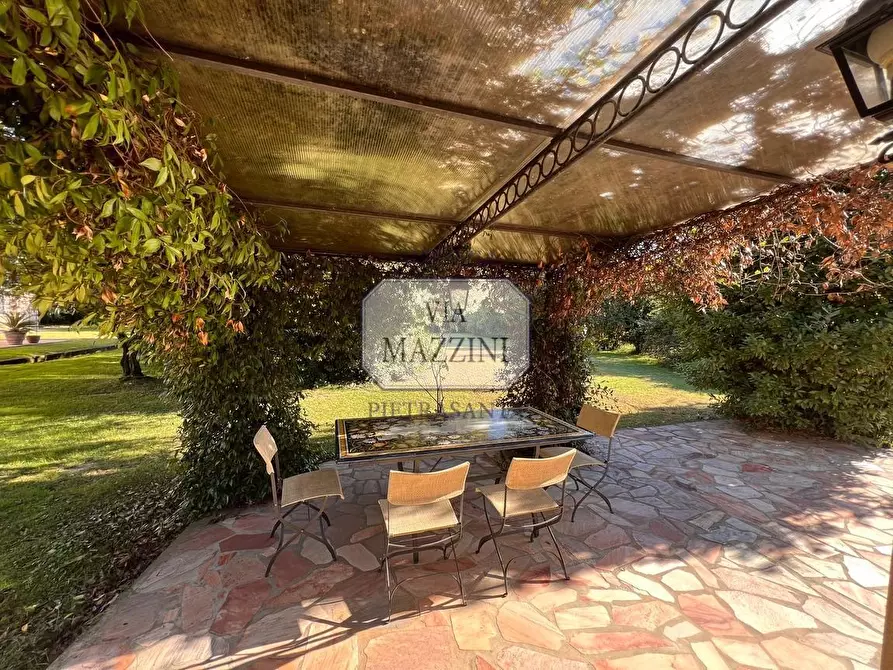 Immagine 31 di Rustico / casale in vendita  a Pietrasanta