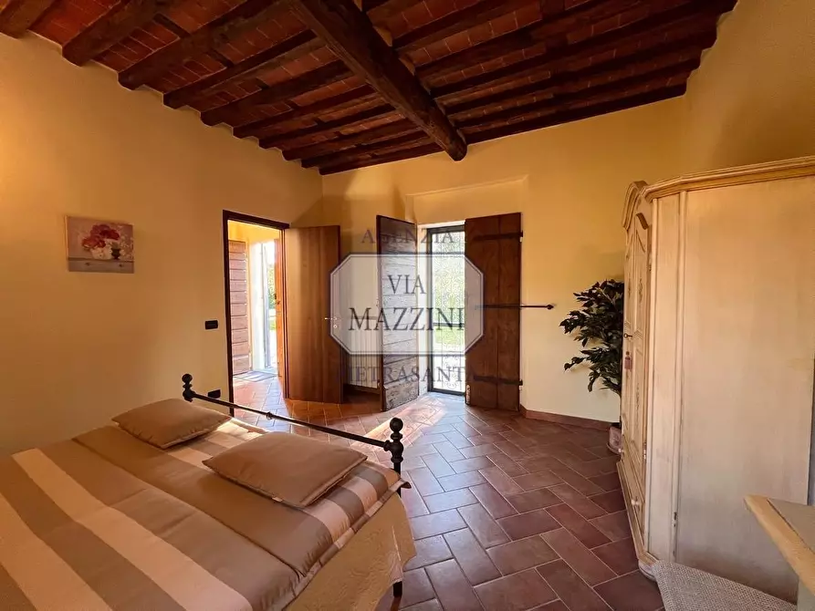 Immagine 12 di Rustico / casale in vendita  a Pietrasanta