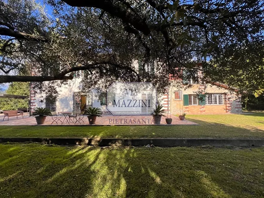 Immagine 2 di Rustico / casale in vendita  a Pietrasanta